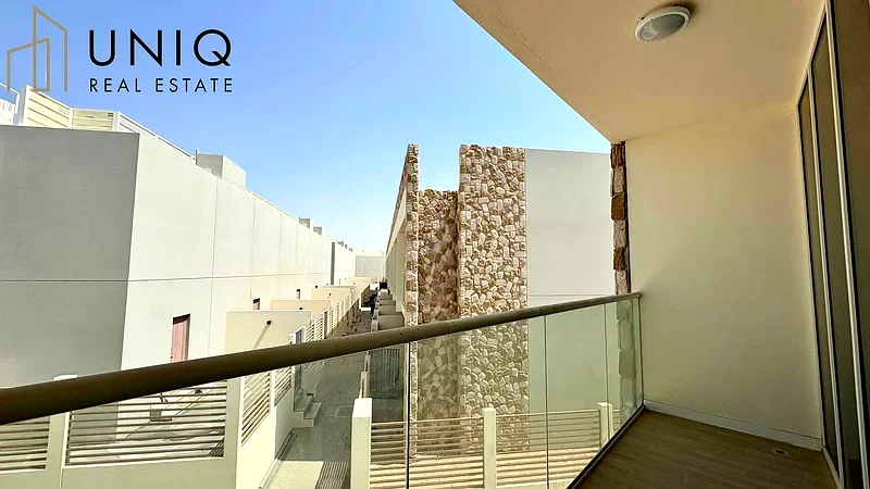 2 Bedroom | VACANT | Corner Unit | Brand New63735763440386112