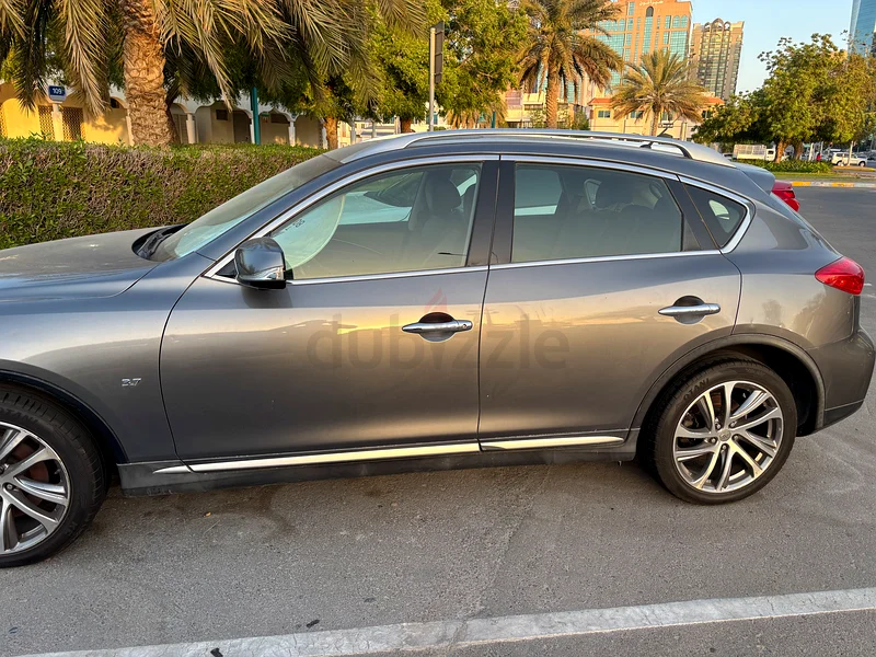 InfintiQx50- women driven- GCC specs- low mileage - Super clean63699030305410113