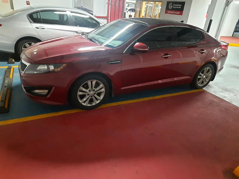 Optima . 2012 , full option, in good condition inside and outside.63699037715714111