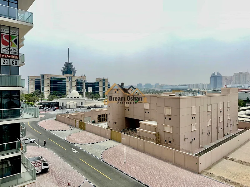 بناء العائلة مع جميع أماناتا / بالقرب من المدرسة الهندية63747445775363110