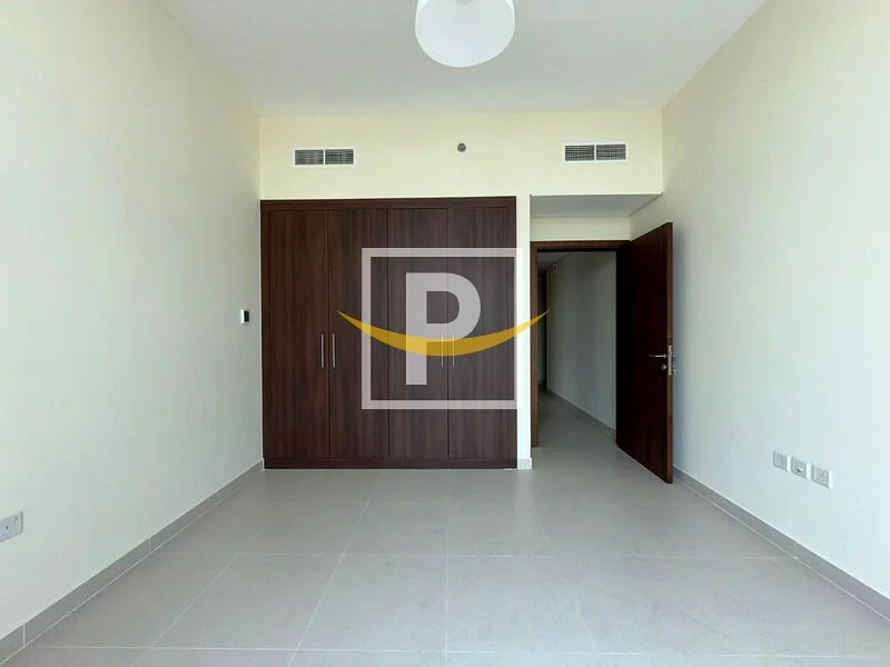 شقة ممتازة الصيانة مكونة من 3 غرف نوم وغرفة خادمة في ند الحمر63724602016129112