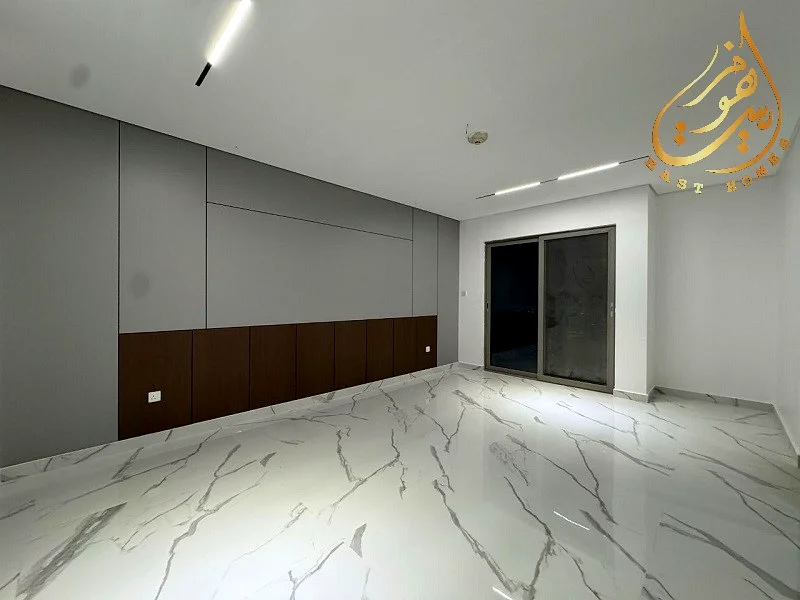 شقة مُجددة ومرتفعة ومُحدثة، بإطلالة على النخيل!63777631046402113