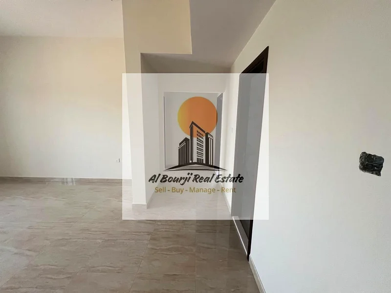 One-bedroom apartment with balcony, new building, first occupant63810239650435113
