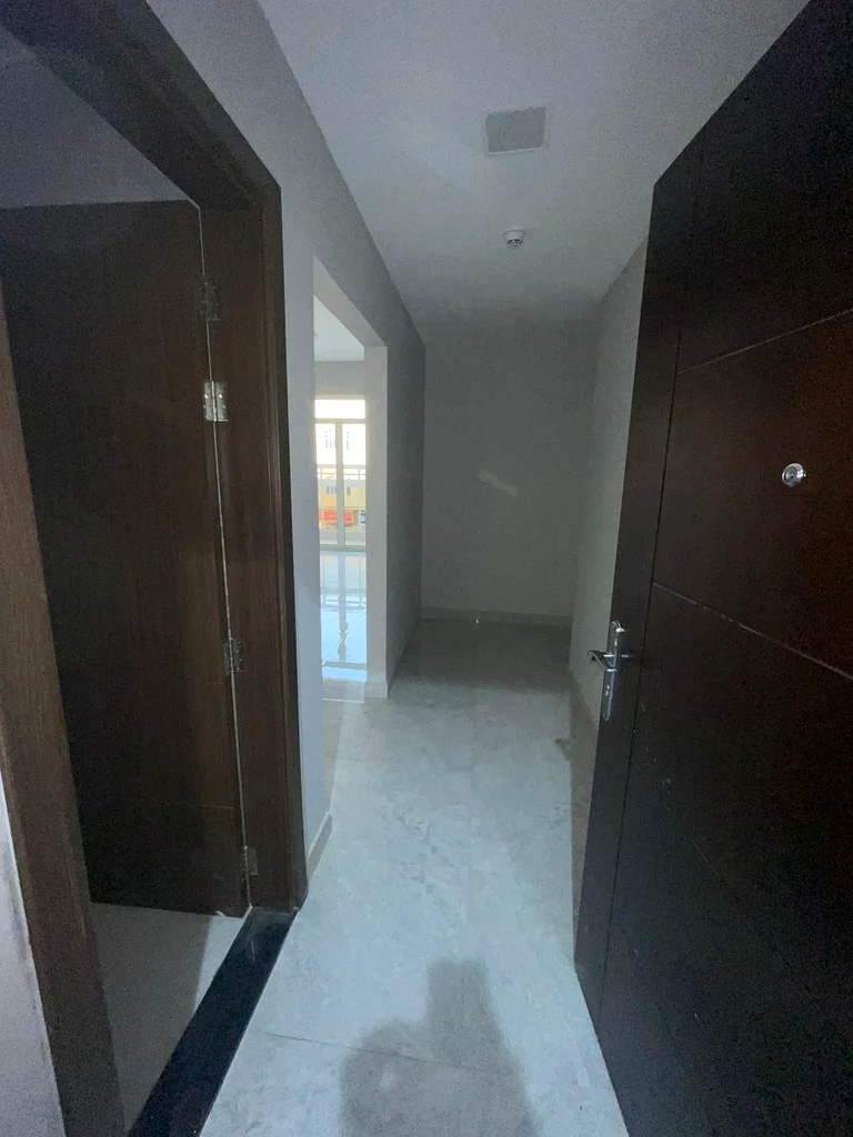 شقة جديدة مكونة من غرفتي نوم للإيجار السنوي في الروضة 3 – عجمان 📌 Engli63719147401987111