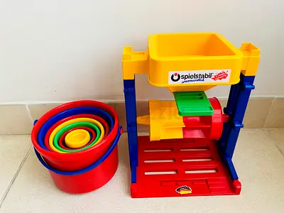 Spielstabil Set of Beach Toys Water Mill and 8 x Nesting Buckets and Sieves