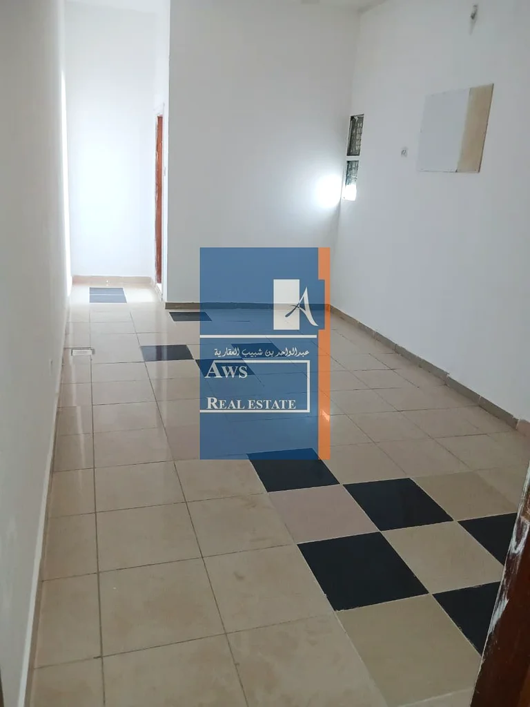 Spacious Studio for Bachelors in Deira | Easy Access to Daily Essentials63737826859523112