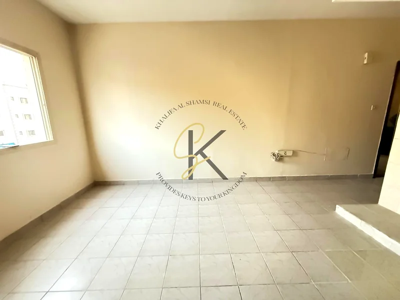 غرفة قريبة ونظيفة. مطبخ نظيف للتواصل بابار63702717724675112