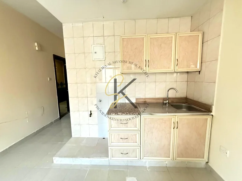 غرفة قريبة ونظيفة. مطبخ نظيف للتواصل بابار63702717724675114
