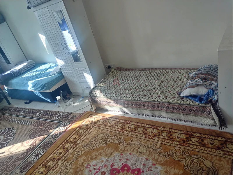 مساحة سرير متوفرة لخريج باكستاني تنفيذي في ديسكفري جاردن63797914008833112
