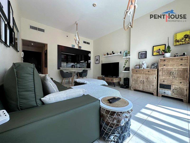 Large Size | Prime Location | Rented63921492745217112