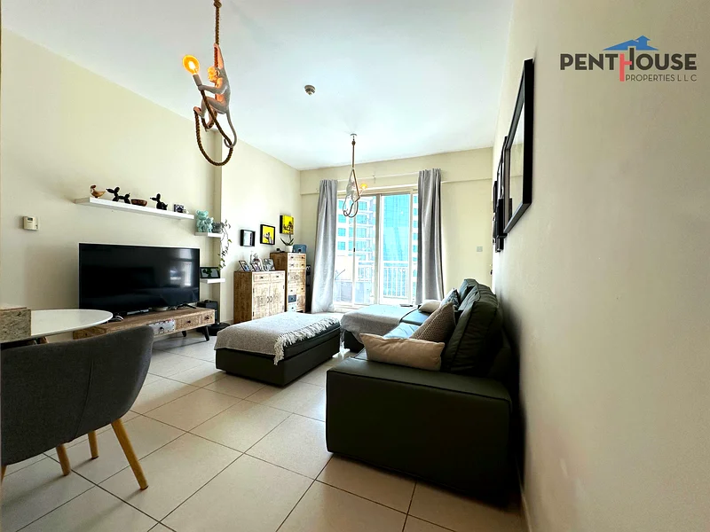 Large Size | Prime Location | Rented63921492745217111