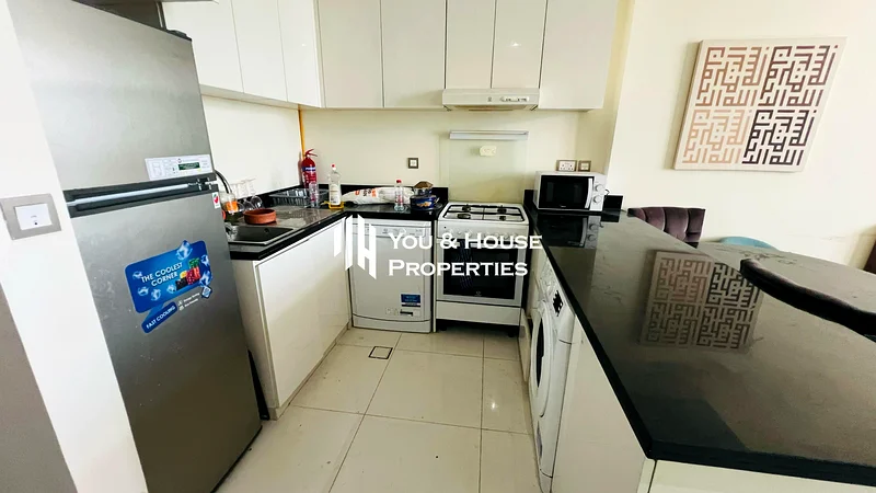 Fully Furnished 1 Bed | Bright and Spacious | Must View63784717870722112