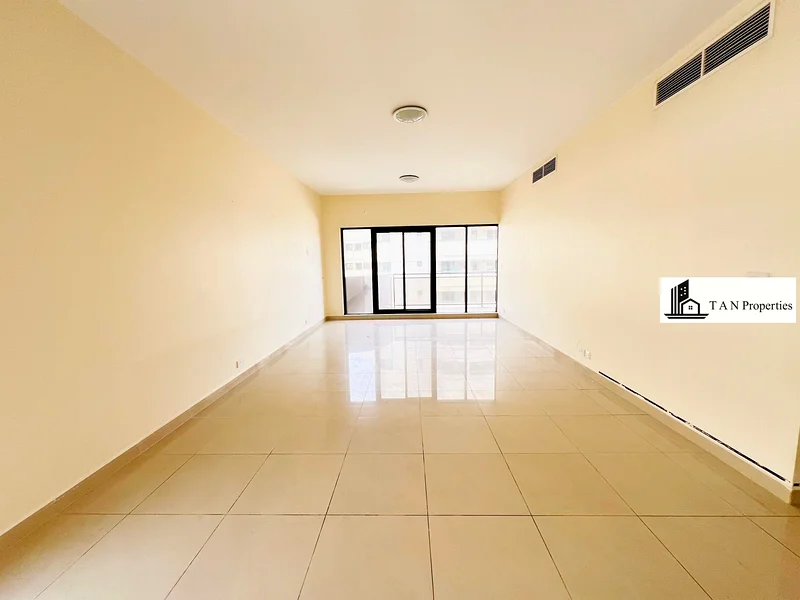 بدون عمولة | شقة واسعة من 4 غرف نوم + غرفة خادمة | تشطيبات حديثة | موقع متميز63768441028609111