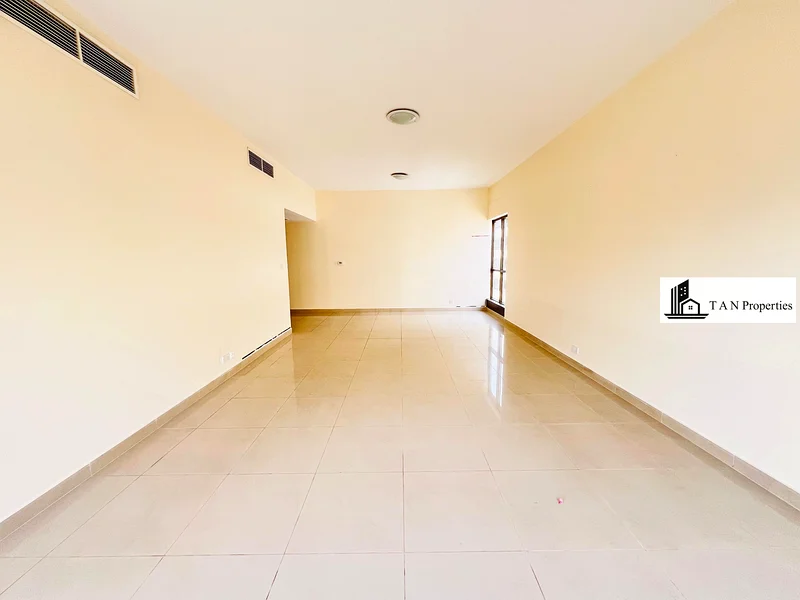 بدون عمولة | شقة واسعة من 4 غرف نوم + غرفة خادمة | تشطيبات حديثة | موقع متميز63768441028609112