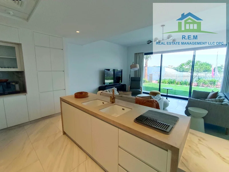 4 Bedroom + Maidsroom + Driver room north island by the sea63860832093955114