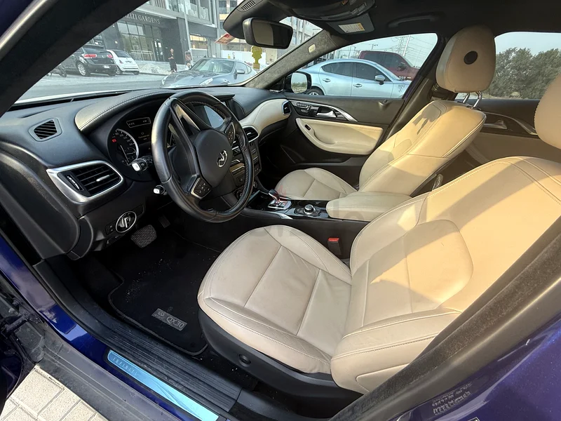 Infinity 2.0T AWD LUXURAY63699029552897113