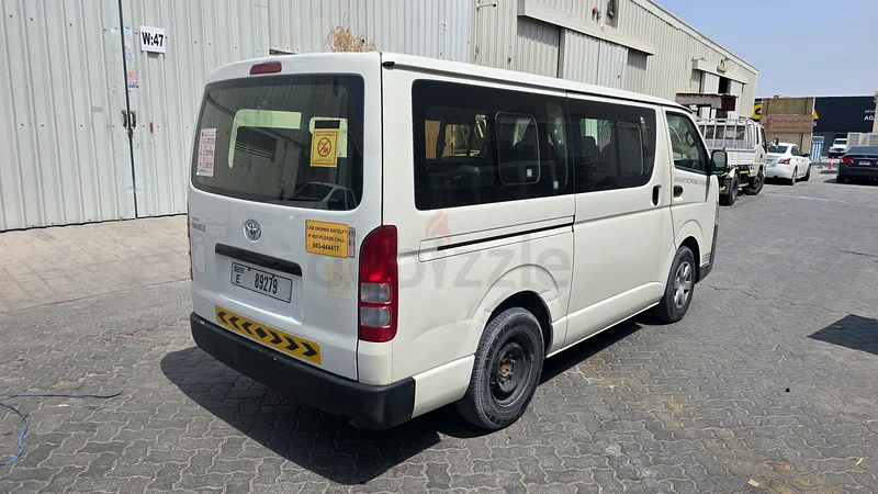 TOYOTA HIACE 2016 JAPANESE SPEC. 13 SEATER  WHITE COLOUR63699049399937114