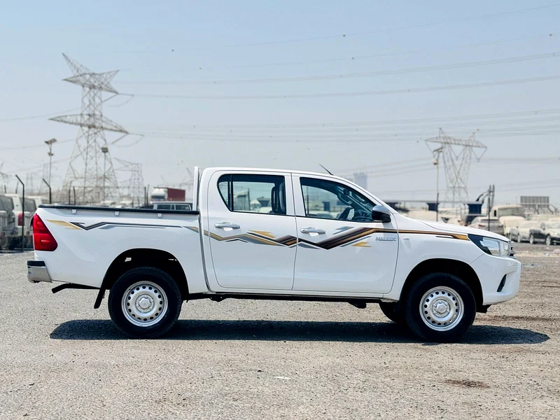 Toyota Hilux // 4 WD DRIVE // GCC SPACE // Model 2019 // Good conditions63699052268673111