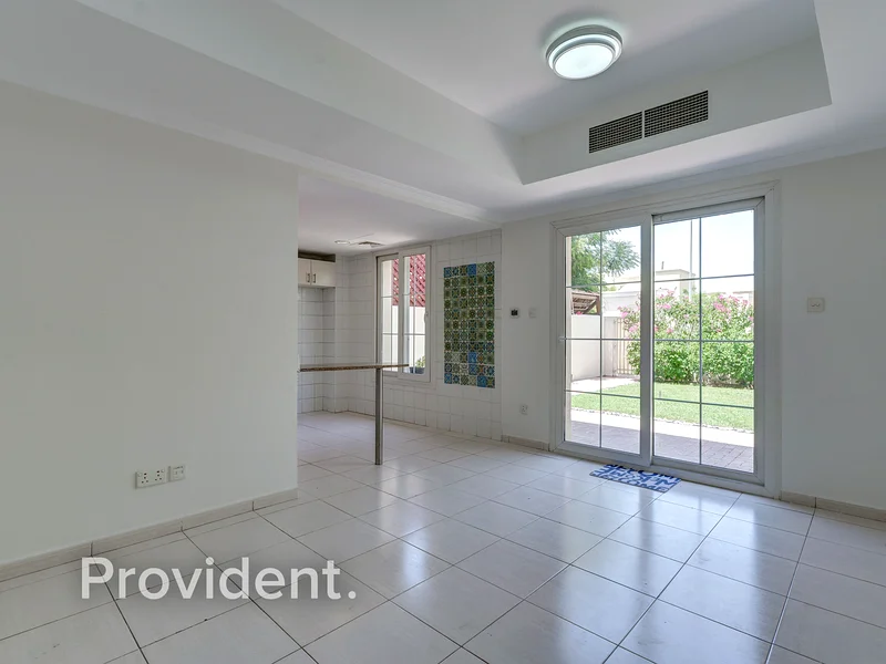 Excellent Condition | Close To Park and Pool63729126880001111