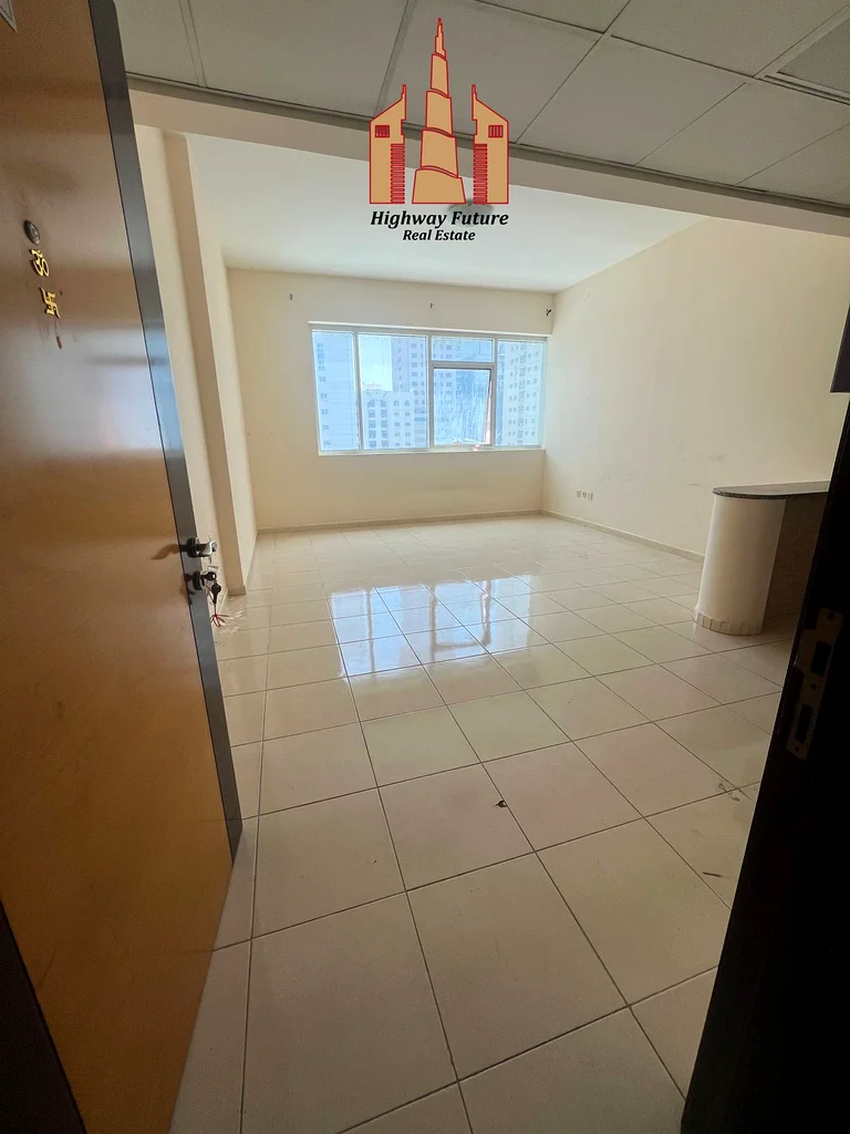 شقة استوديو واسعة بإطلالة مفتوحة | مبنى عائلي بالكامل |63707784345603114