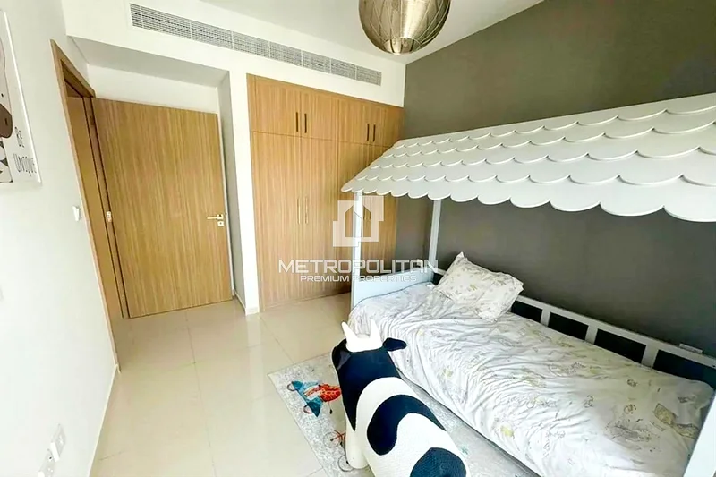 Single Row | Amazing Park View | Prime Location64006119147267112