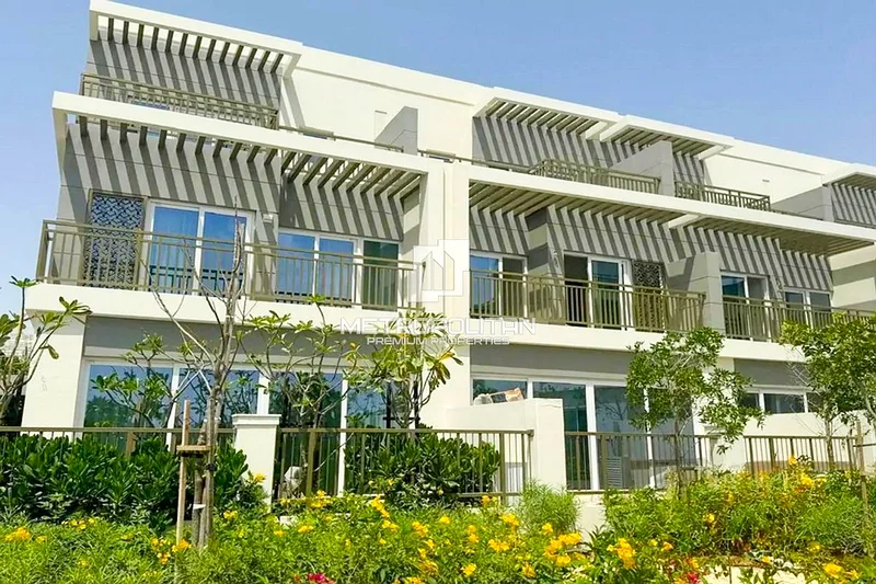 Single Row | Amazing Park View | Prime Location64006119147267110