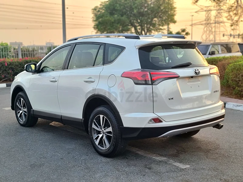 TOYOTA RAV 4 2018 MODEL GCC SPECS VX PERFECT CONDITION WITH SUNROOF63699051839105114