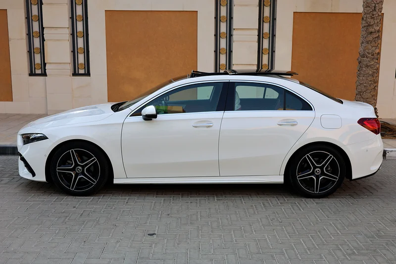 Mercedes-Benz A200 AMG-2023-46000KM-UNDER WARRANTY-GCC SPECS63700563612035114