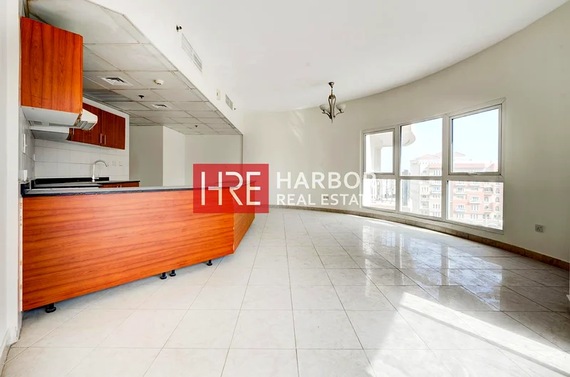 Luxury Living | Spacious Unit | Prime Location63997064577283110