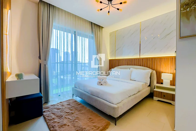 Fully Furnished | Fully Upgraded | Pool View64016940405250113
