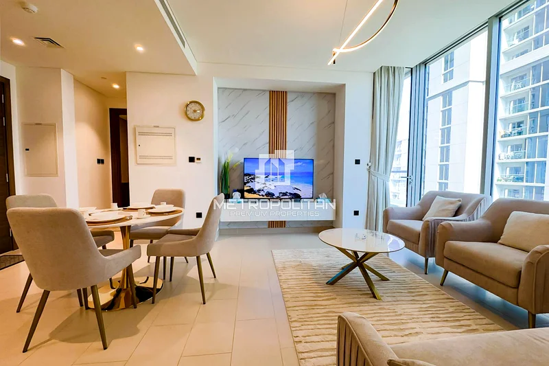 Fully Furnished | Fully Upgraded | Pool View64016940405250110