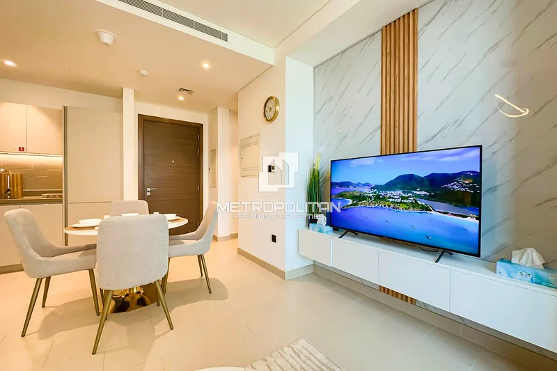 Fully Furnished | Fully Upgraded | Pool View64016940405250111