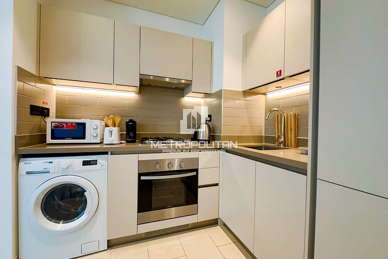 Fully Furnished | Fully Upgraded | Pool View64016940405250112