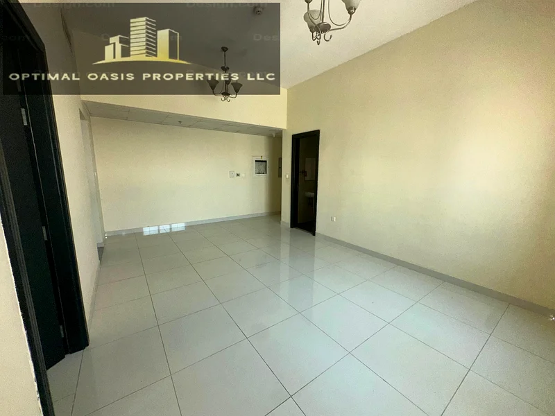 Beautiful | Unfurnished | One Bedroom | Huge Apartment | With Balcony |63806793352834111