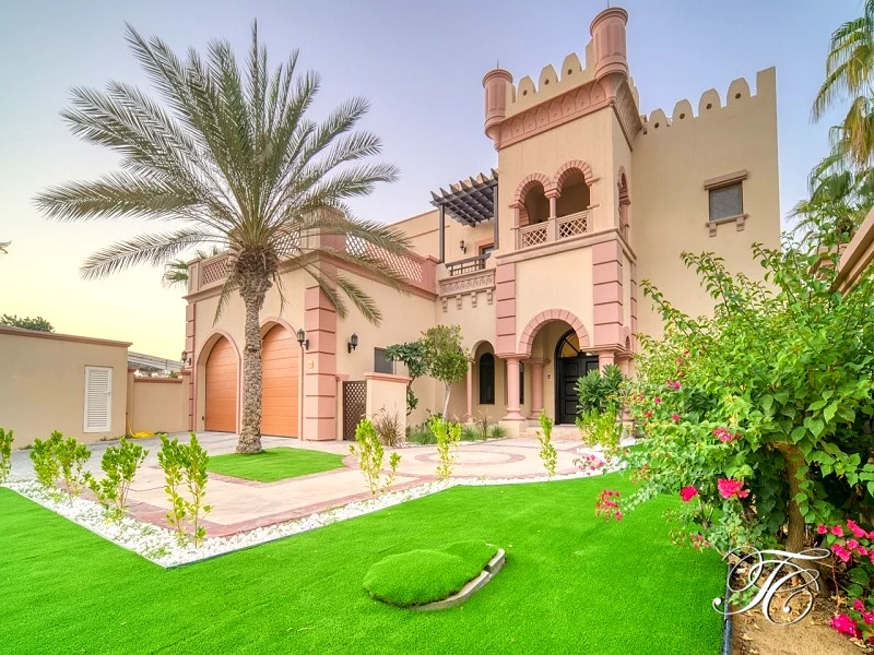 Direct Access to Beach| Full Furnished|Corner Plot63752076880898110