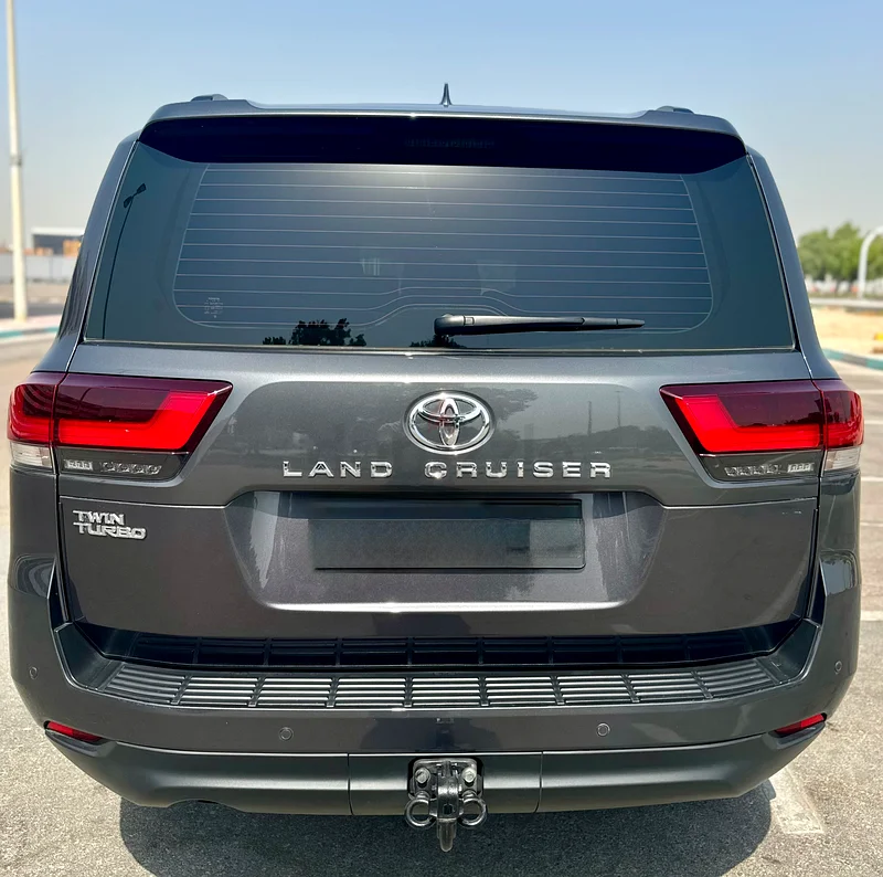 2022 Toyota LC EXR 4.0L, GCC specs, latest full dealership service 30/0825, no accident, first owner63700380066945113
