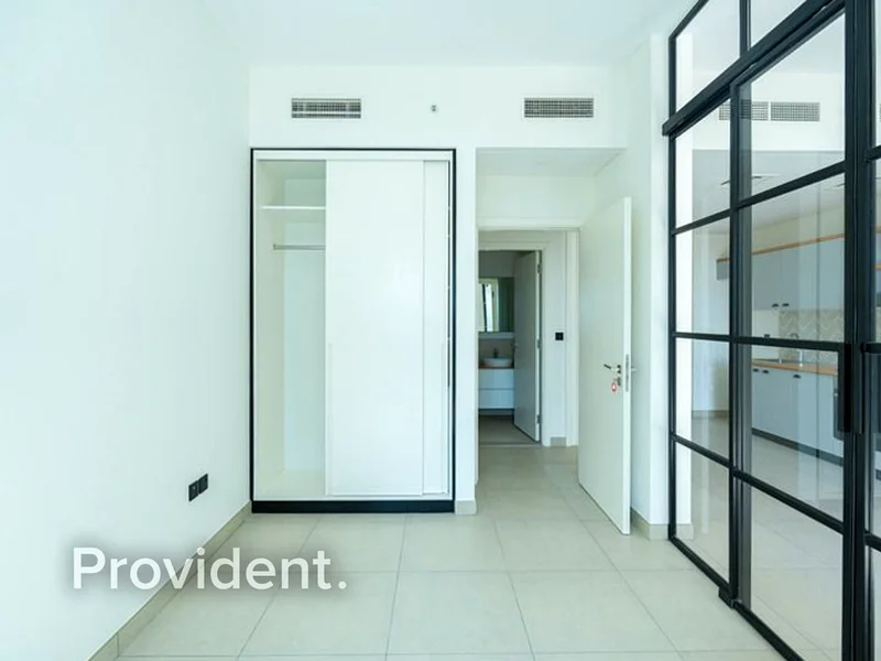 شاغرة | غير مفروشة | إطلالة على المجتمع | مشرقة63753942256387114