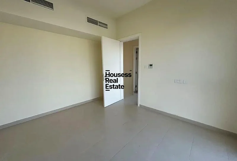 أرخص | فاخرة ومُحافظ عليها جيدًا | بدون مكيفات63805356128386113