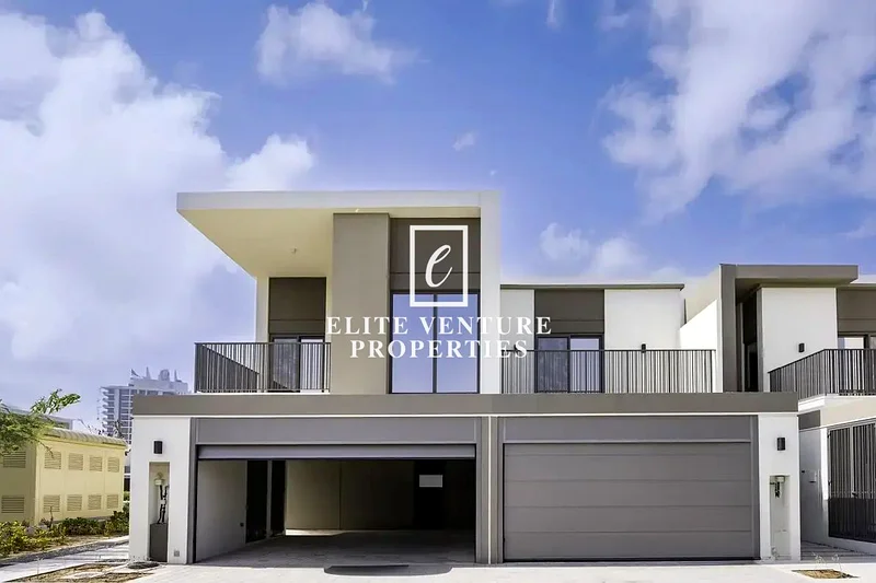 TOWNHOUSE | HUGE LAYOUT | PRIME LOCATION63807175704323110