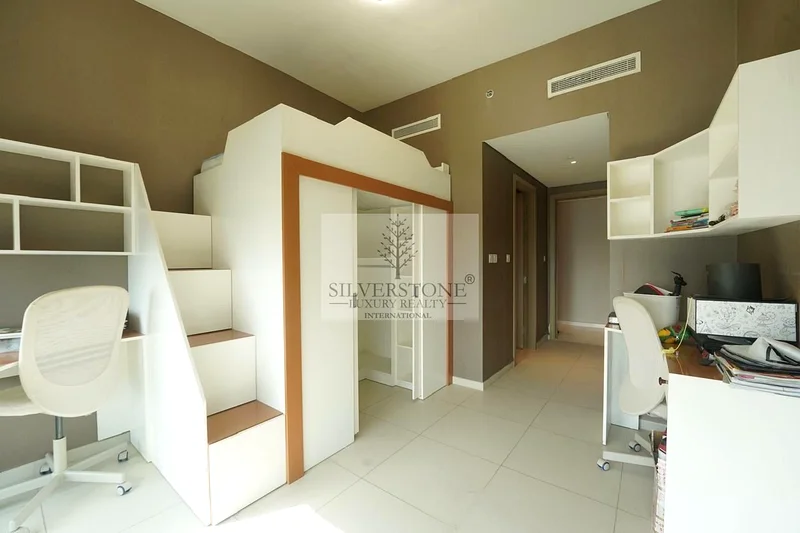 منظر بانورامي | طابق عالٍ | إطلالة على البحر63769348207362110