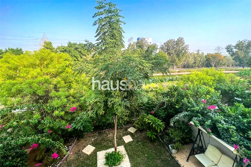 Lake backing 4E | View Saturday 30th Aug!63922744337794113