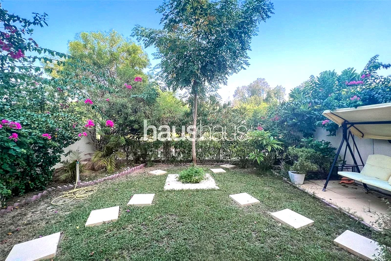 Lake backing 4E | View Saturday 30th Aug!63922744337794112