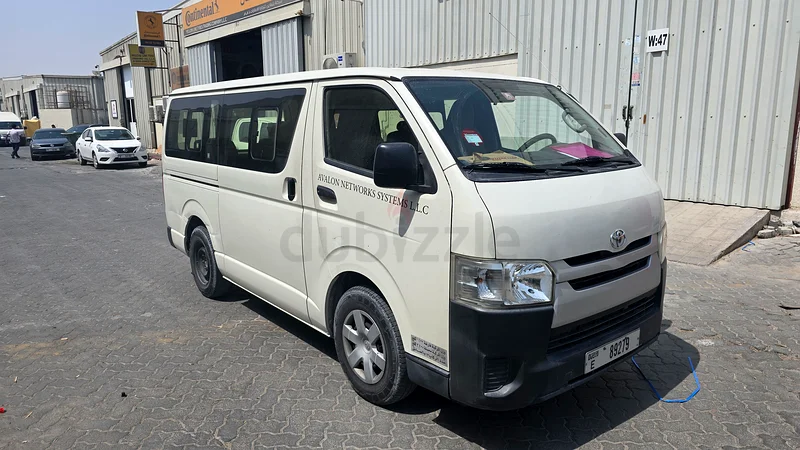 TOYOTA HIACE 2016 JAPANESE SPEC. 13 SEATER  WHITE COLOUR63699049399937111