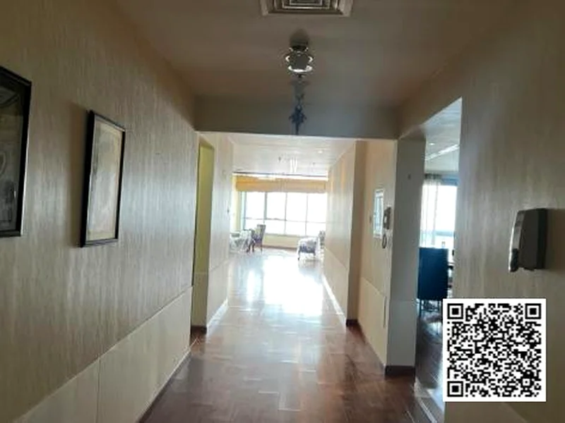 شقة مفروشة بثلاث غرف نوم واسعة بإطلالة بحرية كاملة في برج الكورنيش | 3600 قدم مربع | 115 ألف درهم63810439036419111