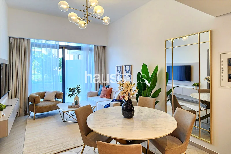 Fully Furnished | Upgraded | Vacant | Pool View63778456117763110