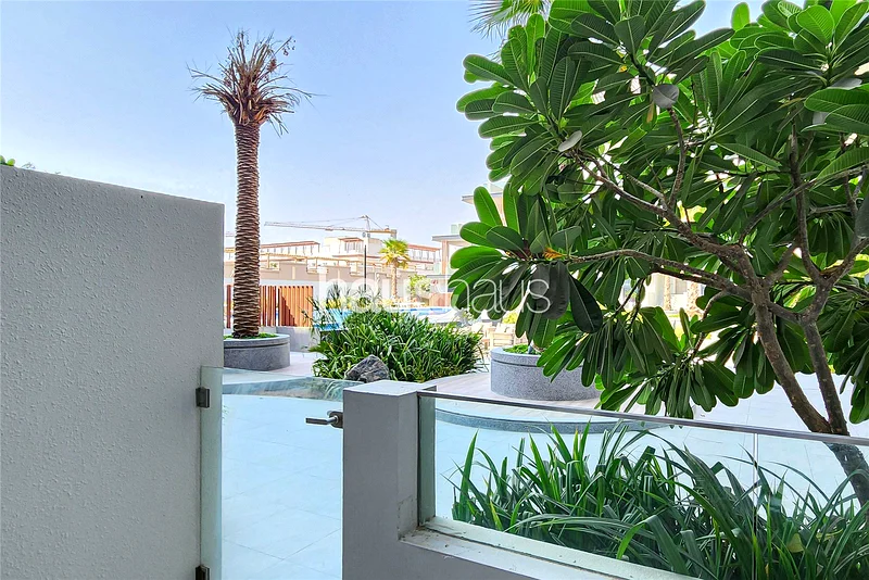 Fully Furnished | Upgraded | Vacant | Pool View63778456117763114