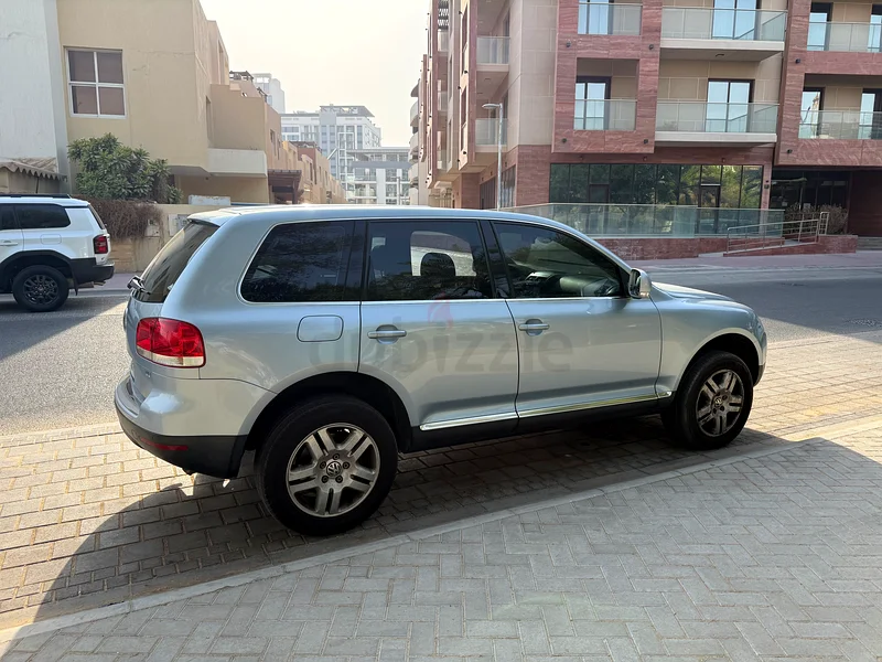 2006 Touareg v6 + Apple CarPlay/Backup Camera (Blue)63699034219138111