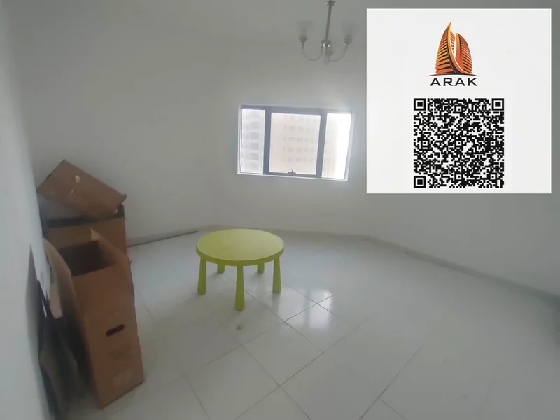 للإيجار في الشارقة شقة من ثلاث غرف نوم مع غرفة معيشة وغرفة خادمة تقع في منطقة التعاون، الشارقة في موقع متميز قريب من مراكز التسوق، المدارس والخدمات الأساسية63813022345347111