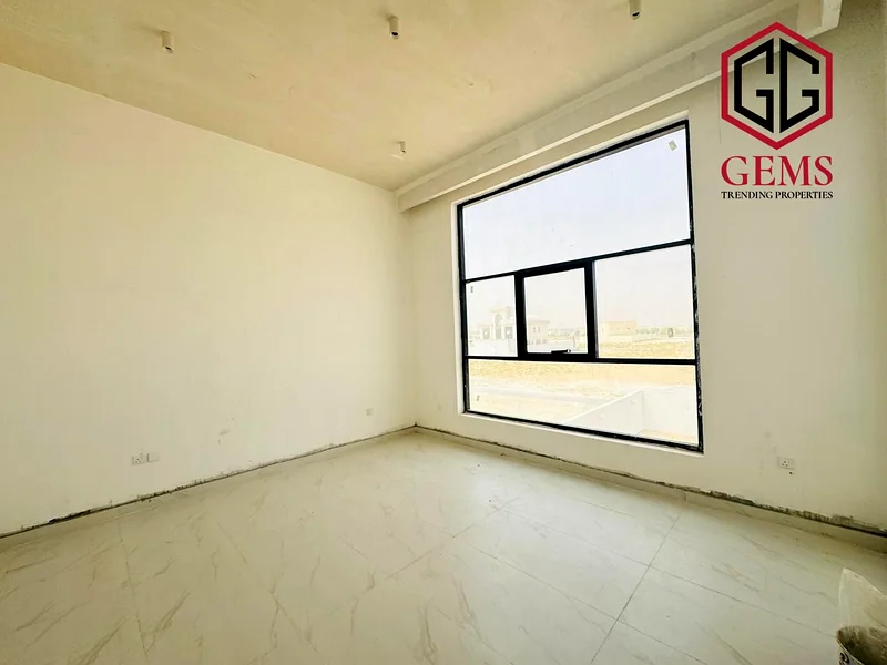 OCCUPIED | MODERN | MAIDS ROOM | GARDEN63736149728641111