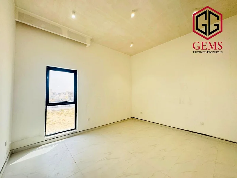 OCCUPIED | MODERN | MAIDS ROOM | GARDEN63736149728641113